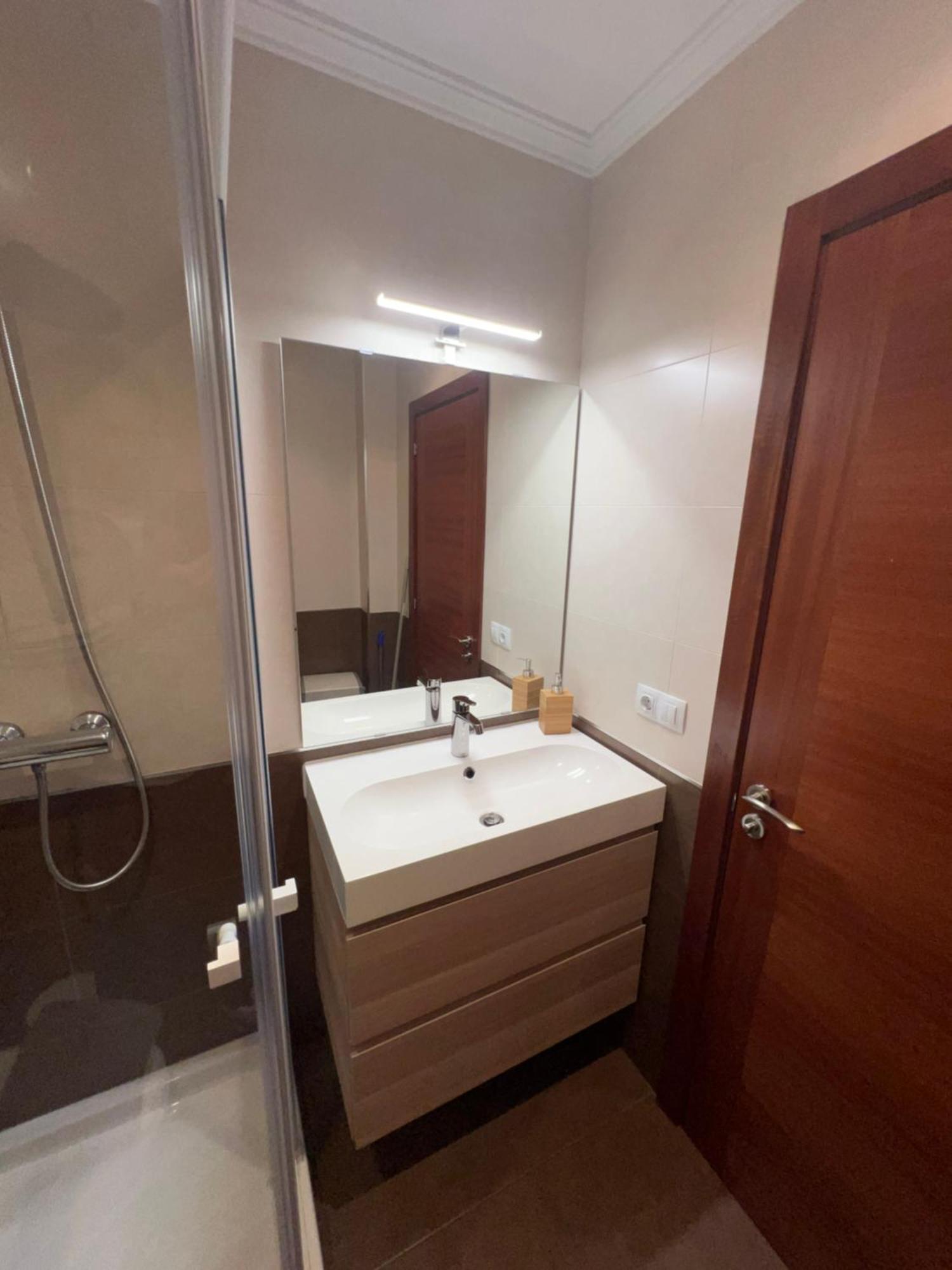Apartamento A Estrenar ,Con Vistas Al Mar Y Aparcamiento Gratis En El Casco Viejo-Centro-Zona Portuaria Vigo Exterior foto